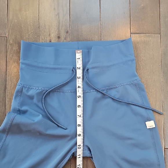 Vuori Daily Legging, Light French Blue, Size Small - Picture 9 of 13